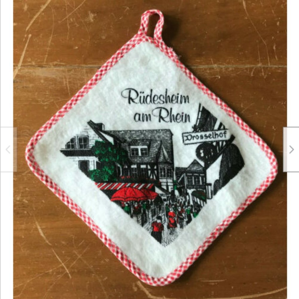Vtg Rudesheim am Rhein Drosselhof Germany Souvenir Fabric Pot Holder Trivet